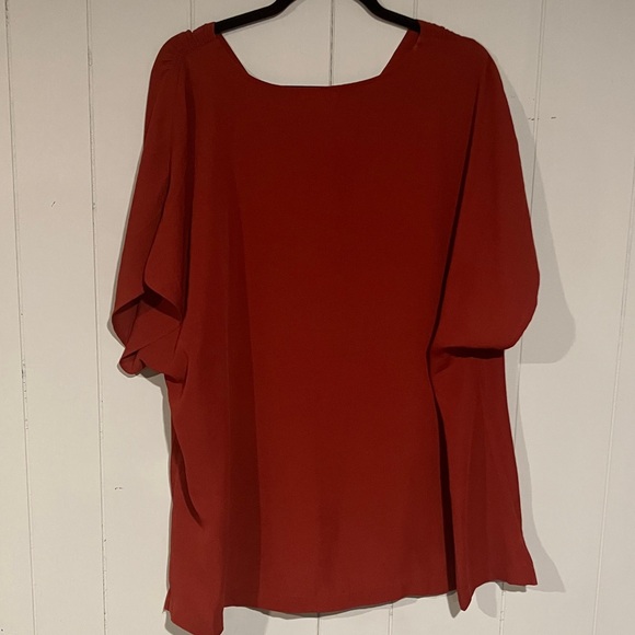 Women's Rust Button-Down Top - Picture 3 of 6